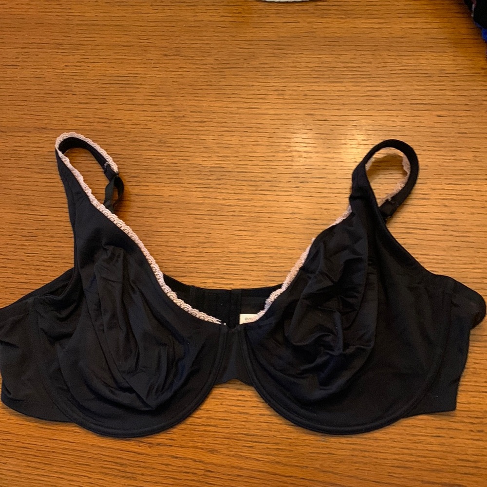 Avenue 46DDD (46F) black underwire bra with small dainty pink lace trim